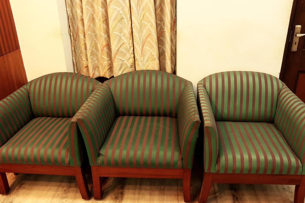 Oyo 1224 New Alipore Calcutta Extérieur photo